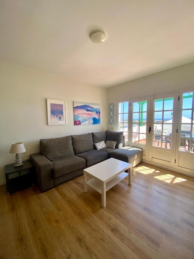 Apartamento Om Con Piscina Y Vistas Al Mar Daire Costa Teguise Dış mekan fotoğraf