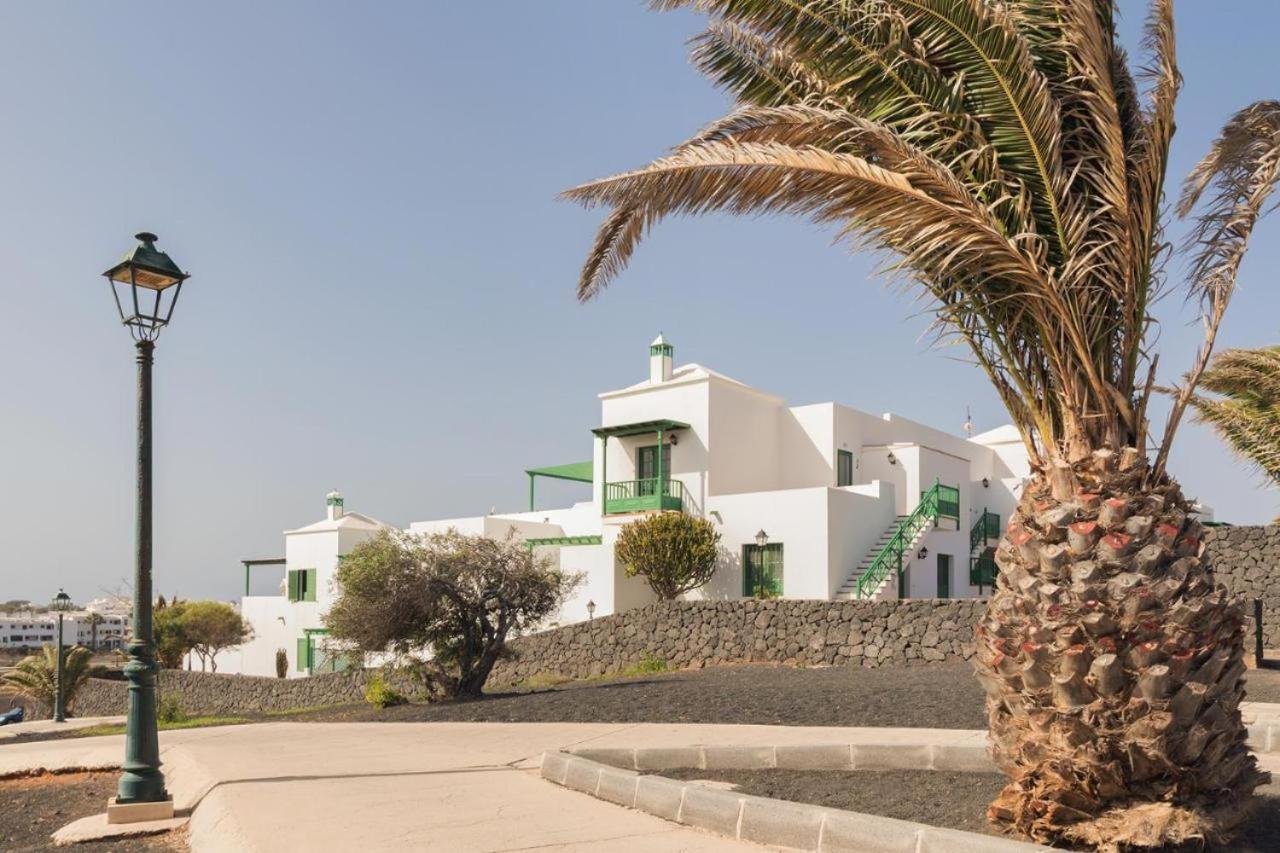 Apartamento Om Con Piscina Y Vistas Al Mar Daire Costa Teguise Dış mekan fotoğraf